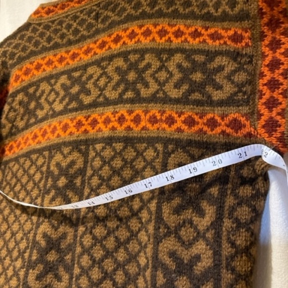 Made in Norway. 100 % wool sweater branded FIGGJO. Medium-Large woman size. Warm - Picture 7 of 11